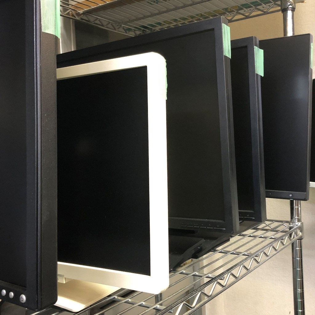 液晶モニタ 特価販売中